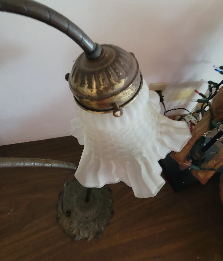 Antique Art deco tulip lily brass table lamp